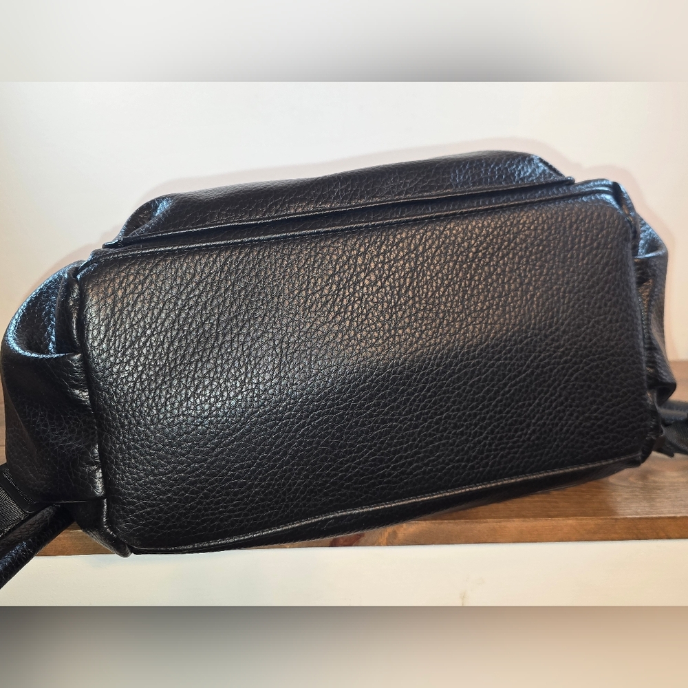 Louenhide NWOT Bronx Vegan Leather Black Backpack - Picture 11 of 16